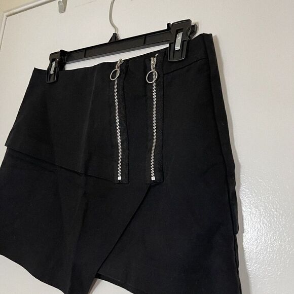 ZARA Black asymmetrical mini wrap skirt zipper detail size medium - Picture 3 of 6